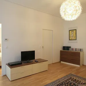 Moderne Stadtwohnung Mit Balkon Apartment