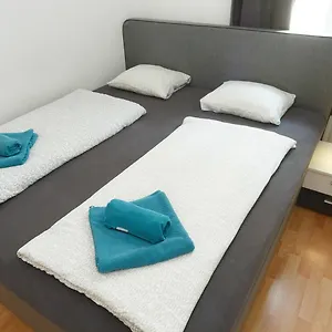 Апартаменты In Near Schoenbrunn & Westbahnhof - Keyless Check-in, Вена