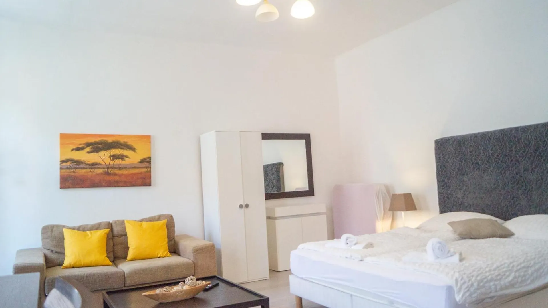 2 Pleasant Flats - Perfect For Long Stays Vienna 0*,  Austria