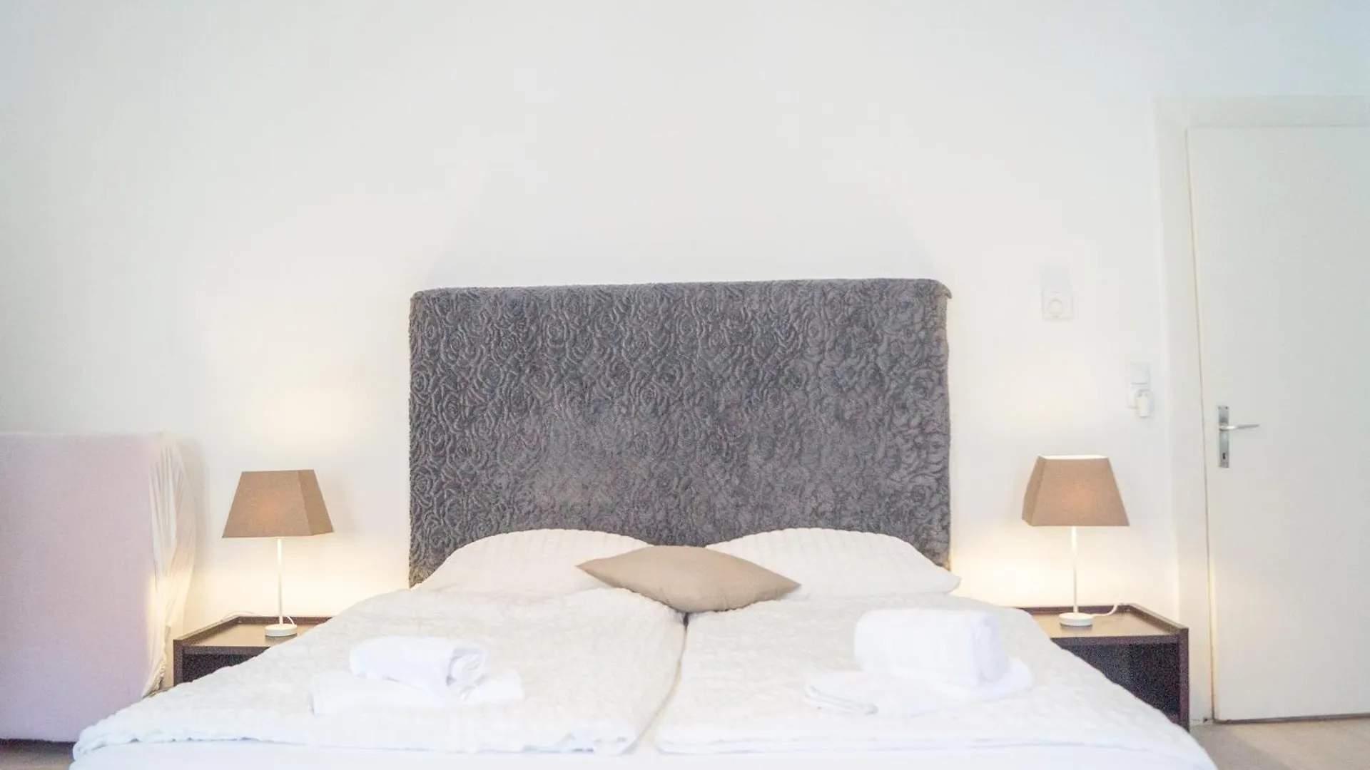 Apartment 2 Pleasant Flats - Perfect For Long Stays Vienna